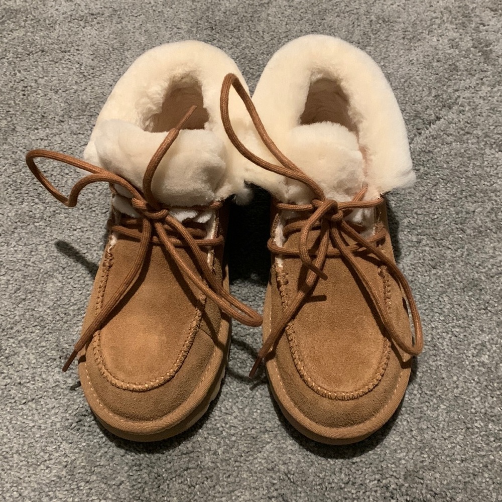 UGG- Diara